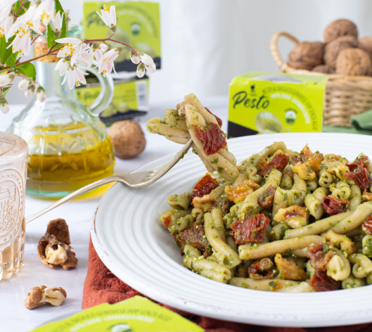 pasta with fresh HPP pesto by Mac